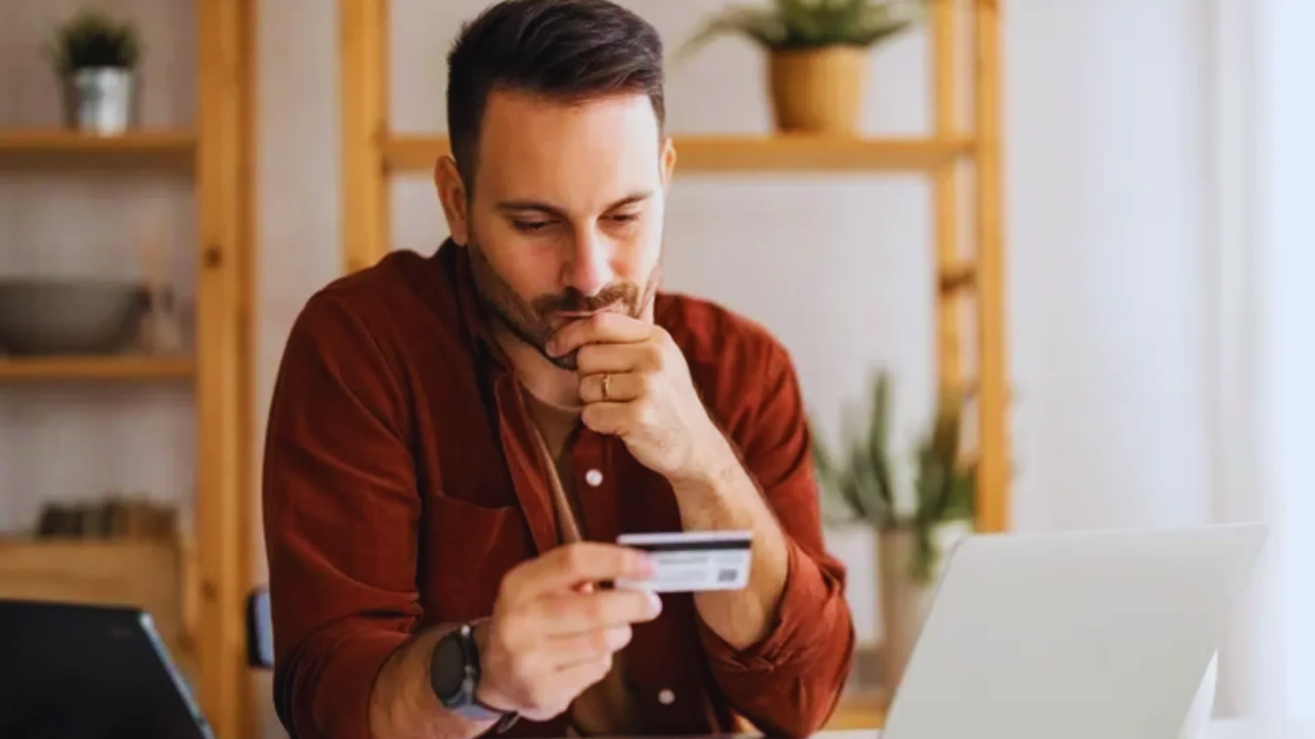 How to Consolidate Credit Card Debt: A Guide to Simplifying Payments